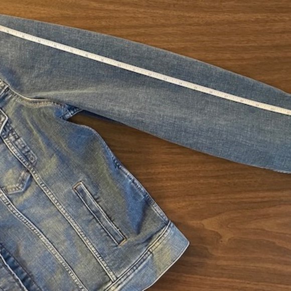 NWT - J. Crew Classic Denim Jacket - Picture 8 of 9